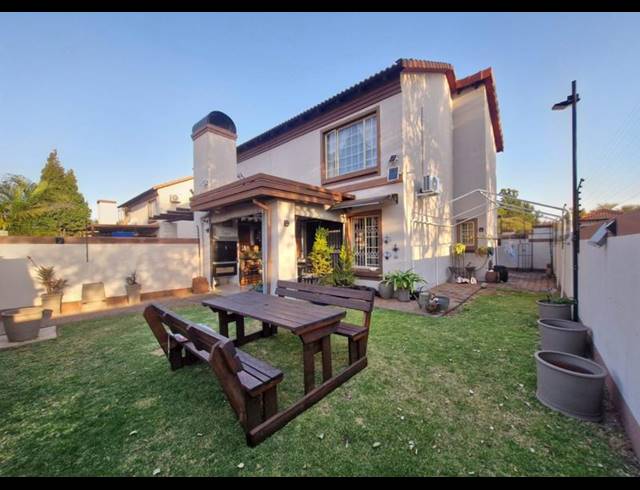 2 BEDROOM TOWNHOUSE FOR SALE IN ANNLIN
